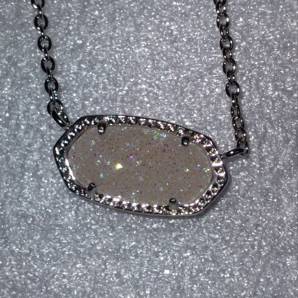NEW Elisa Iridescent Drusy Silver Pendant Necklace🤍